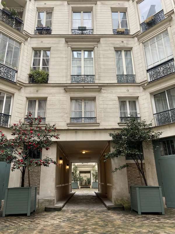 Appartement à PARIS-7E