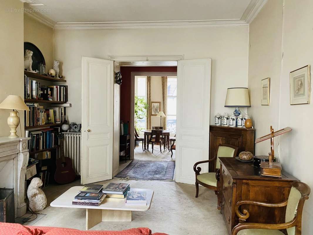 Appartement à PARIS-7E