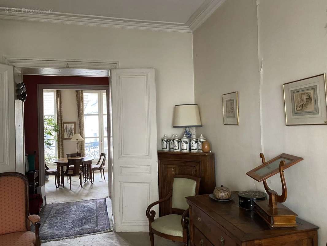 Appartement à PARIS-7E