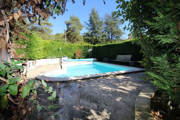 Maison à PUY-L&#039;EVEQUE