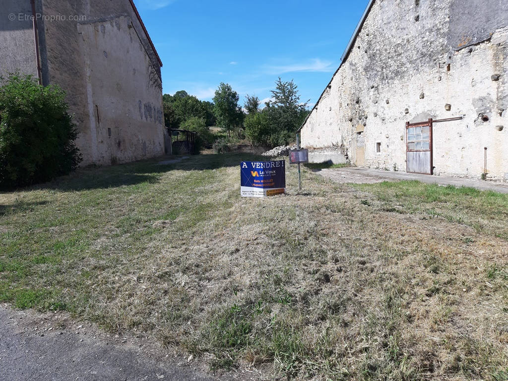 Terrain à JEVONCOURT