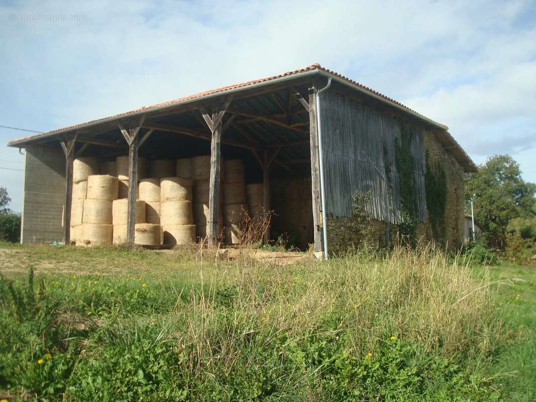 Terrain à AURIGNAC