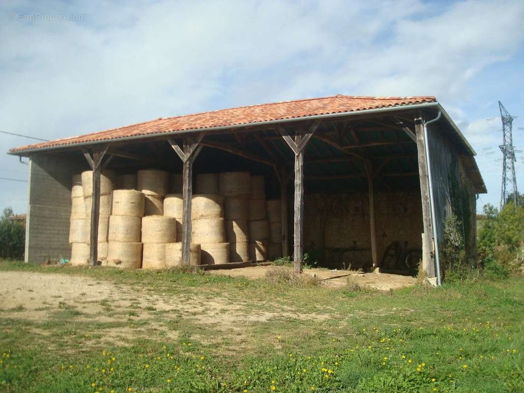 Terrain à AURIGNAC