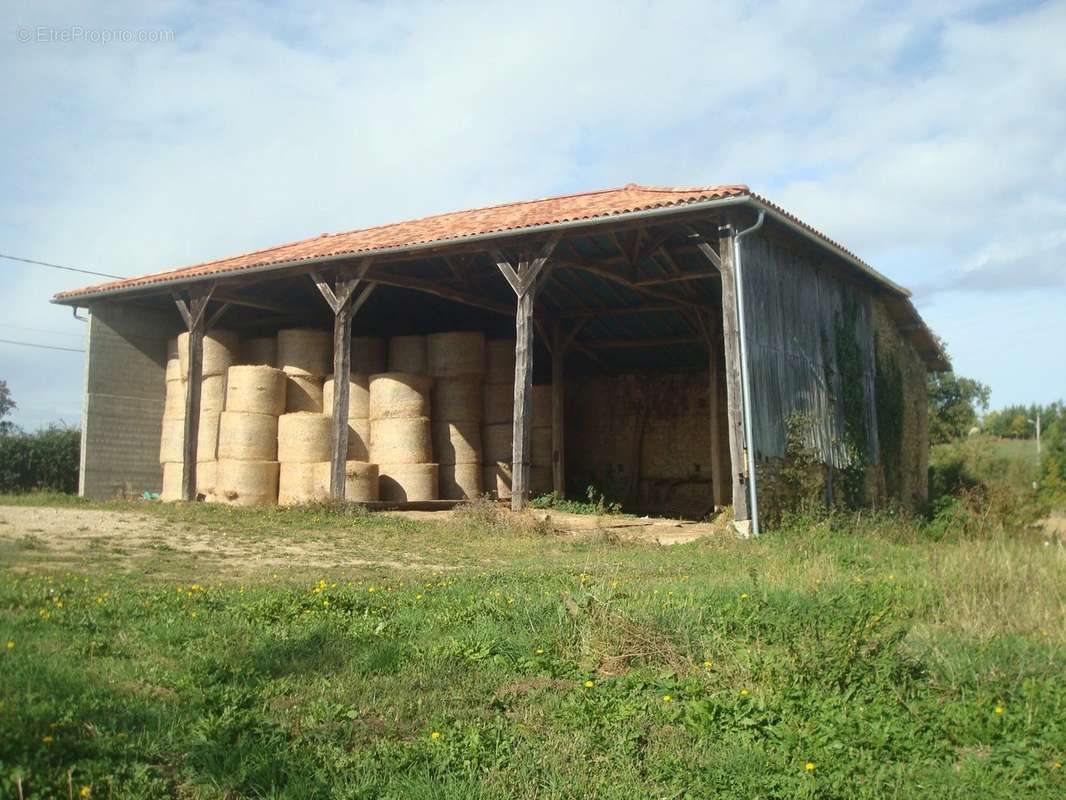 Terrain à AURIGNAC