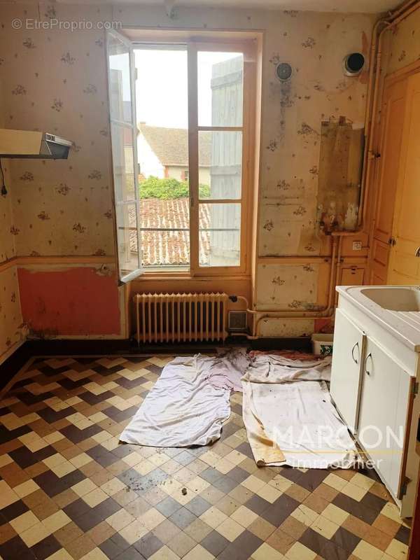 Appartement à AUZANCES