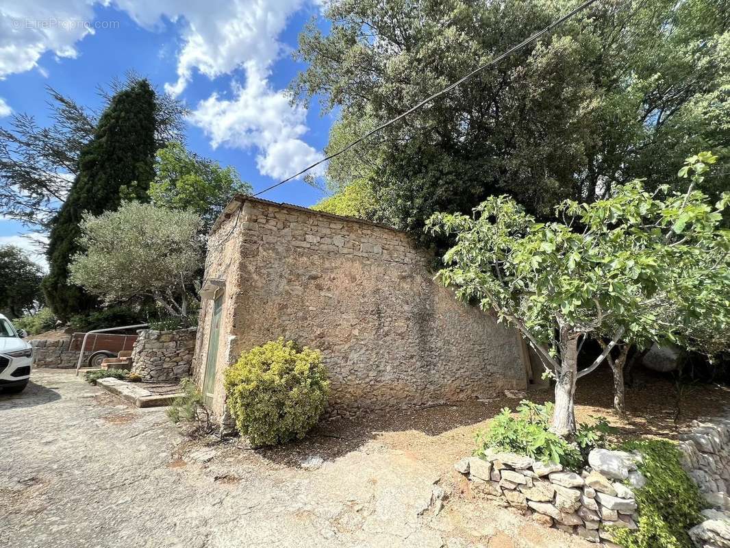 Maison à COTIGNAC