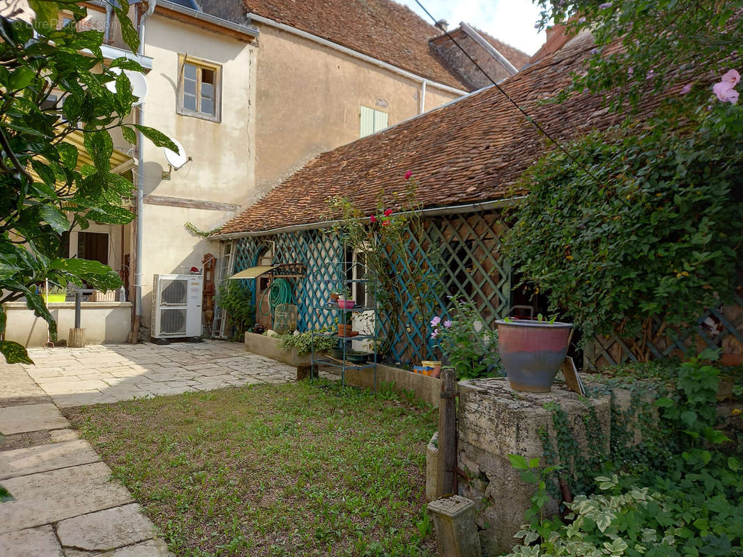 Maison à ARNAY-LE-DUC