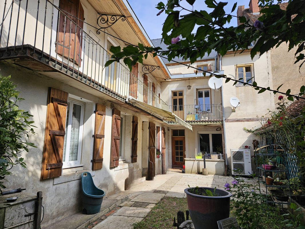 Maison à ARNAY-LE-DUC