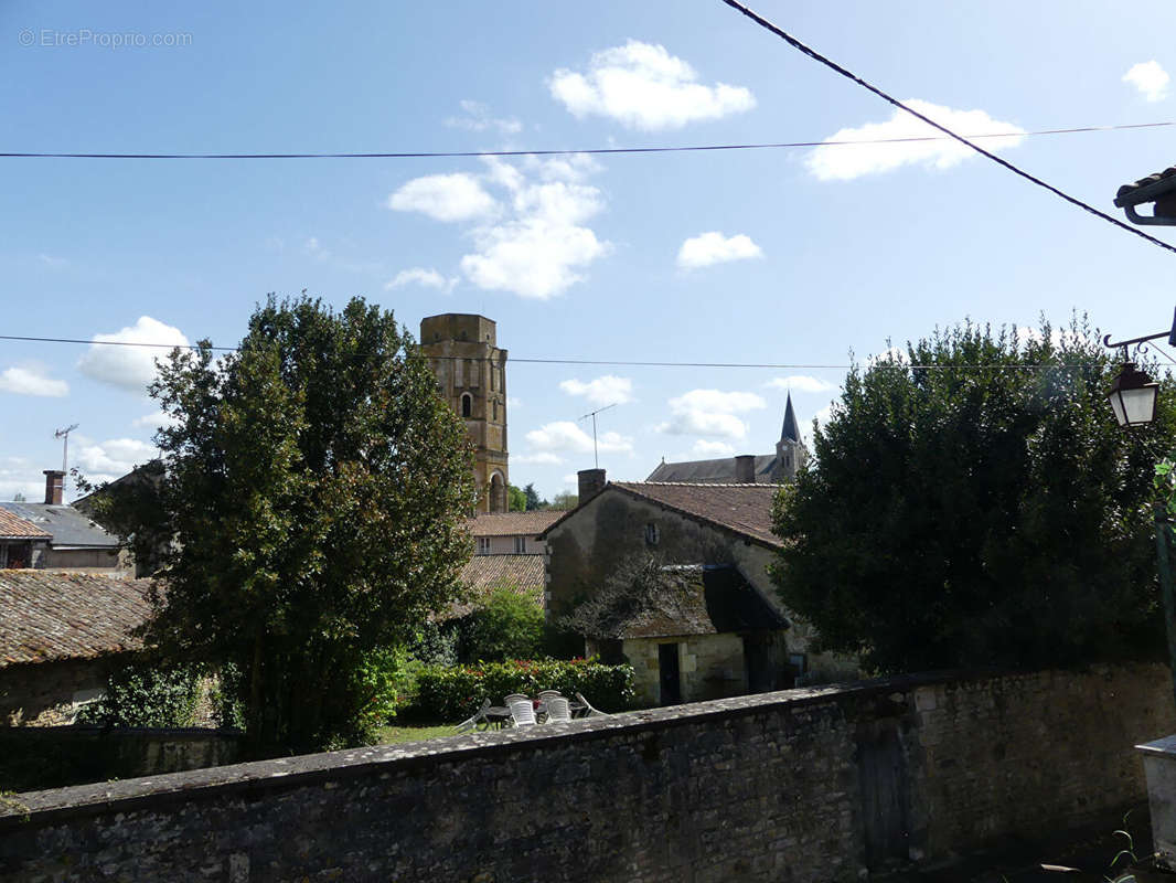 Maison à CHARROUX