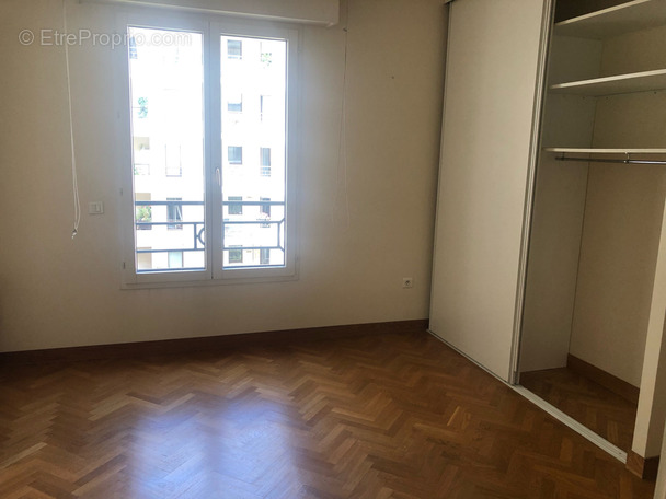 Appartement à ISSY-LES-MOULINEAUX