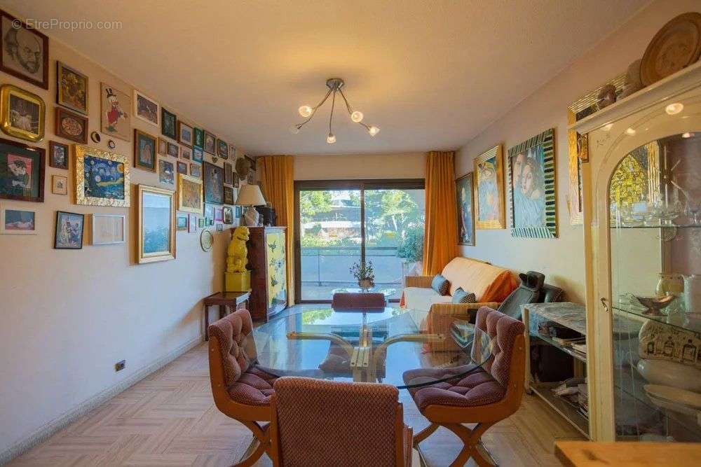 Appartement à VILLENEUVE-LOUBET