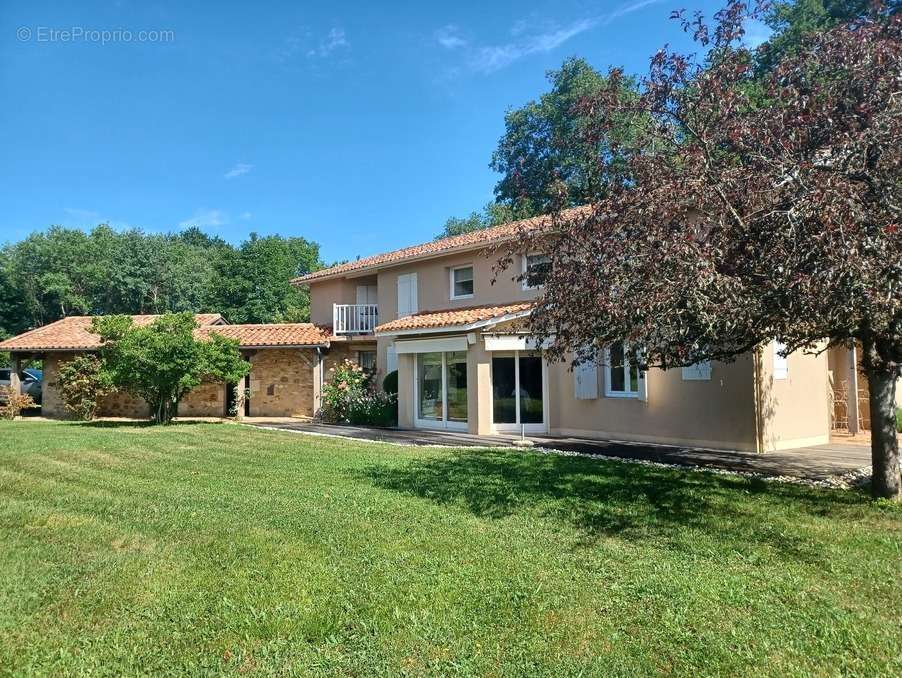 Maison à ROUMAZIERES-LOUBERT