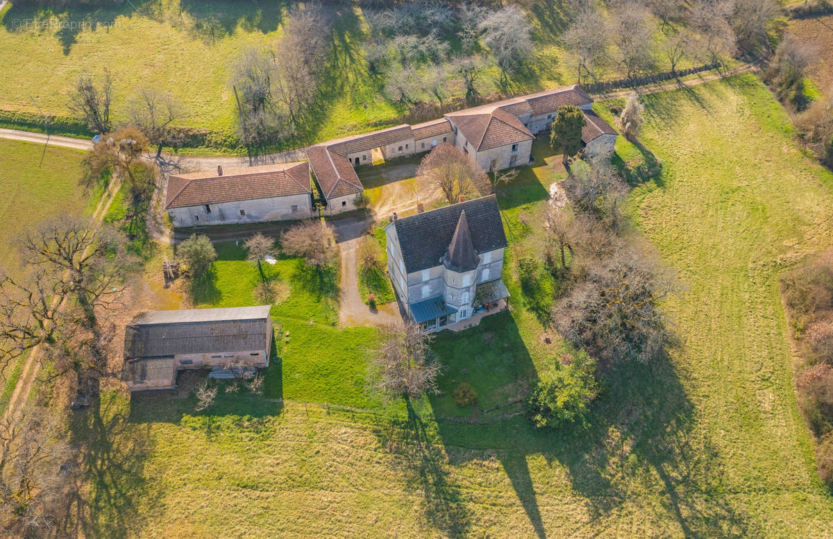 Maison à AIGUILLON