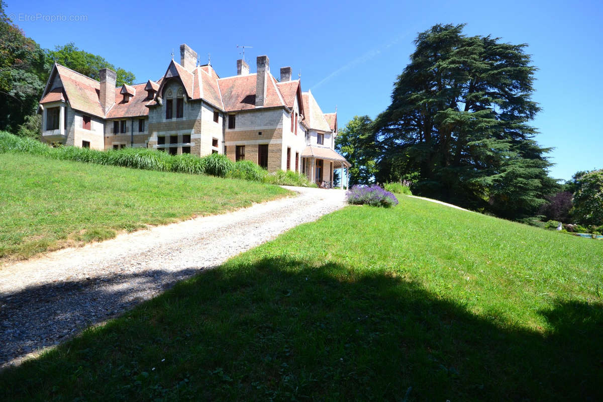 Maison à REYRIEUX