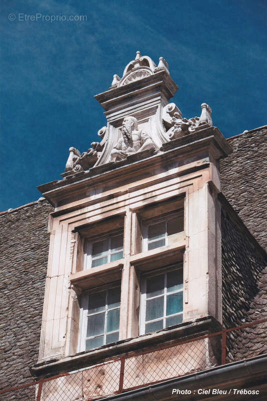 Maison à VILLEFRANCHE-DE-ROUERGUE