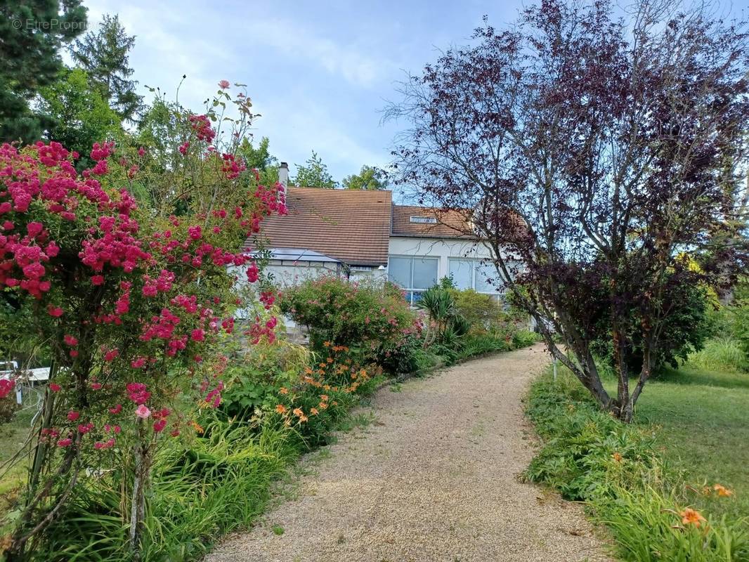 Maison à COUILLY-PONT-AUX-DAMES