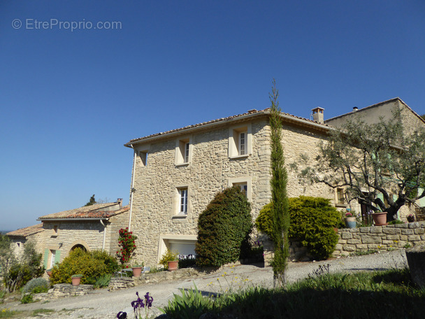 Maison à SAINT-PIERRE-DE-VASSOLS