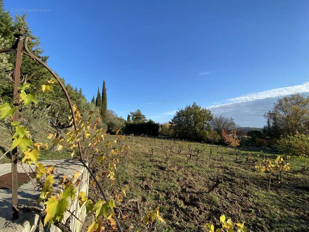 Terrain à DRAGUIGNAN