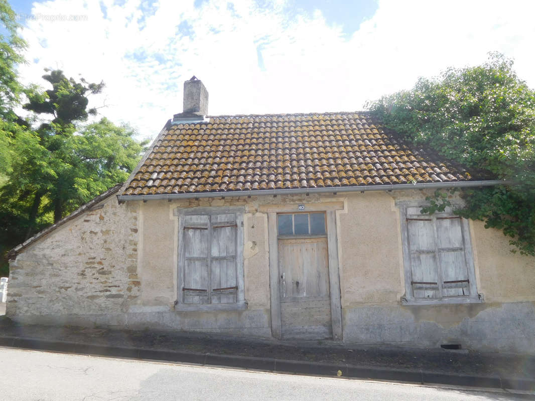 Maison à SAINT-YRIEIX-LA-PERCHE