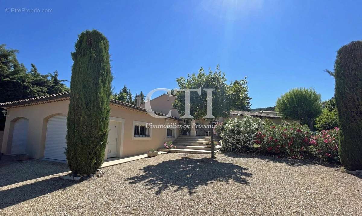 Maison à VAISON-LA-ROMAINE