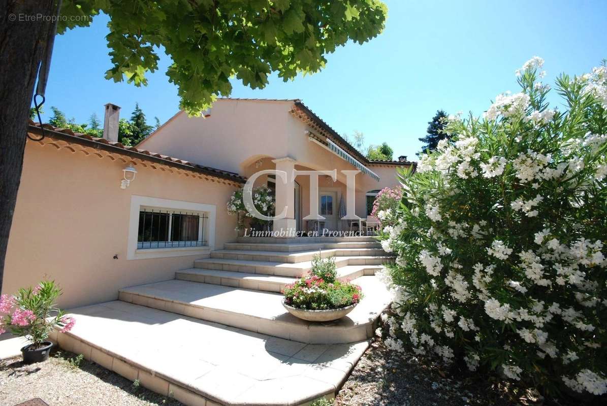 Maison à VAISON-LA-ROMAINE