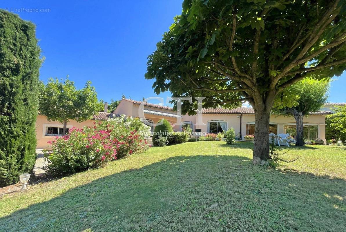 Maison à VAISON-LA-ROMAINE