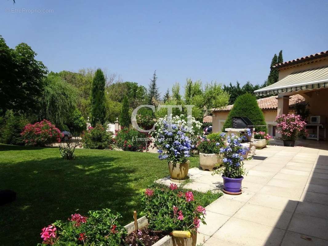 Maison à VAISON-LA-ROMAINE