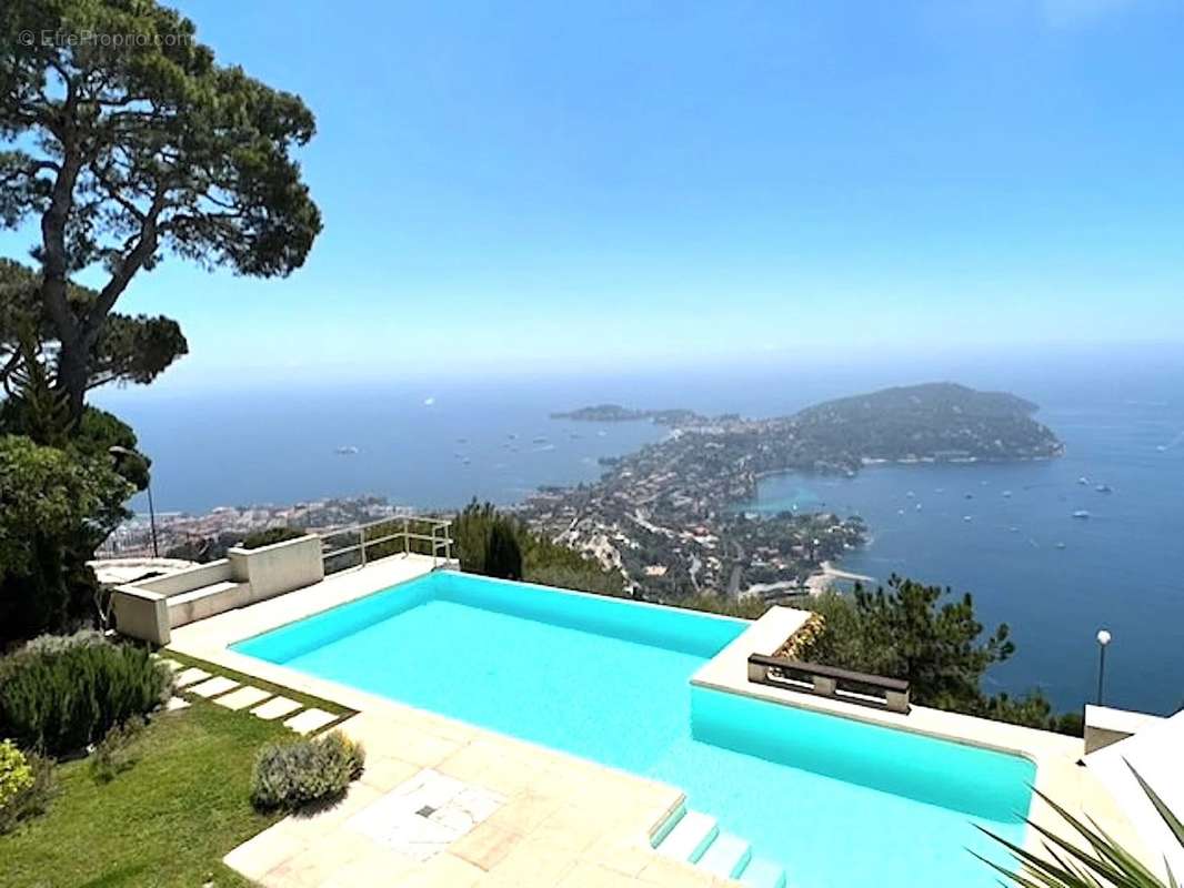 Appartement à VILLEFRANCHE-SUR-MER