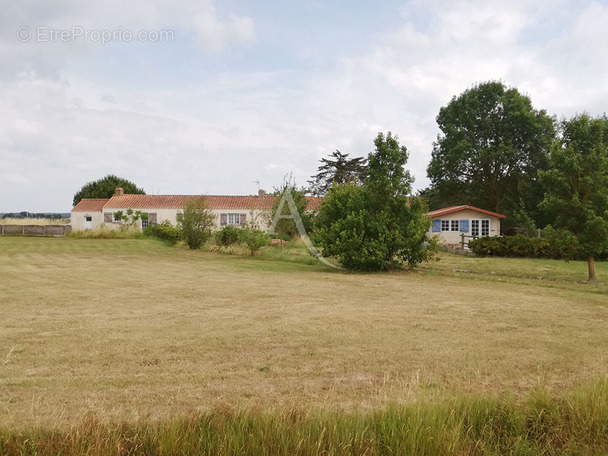 Maison à BOUIN