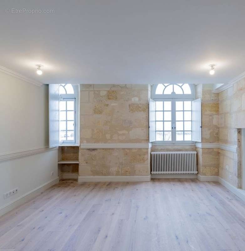 Appartement à COGNAC