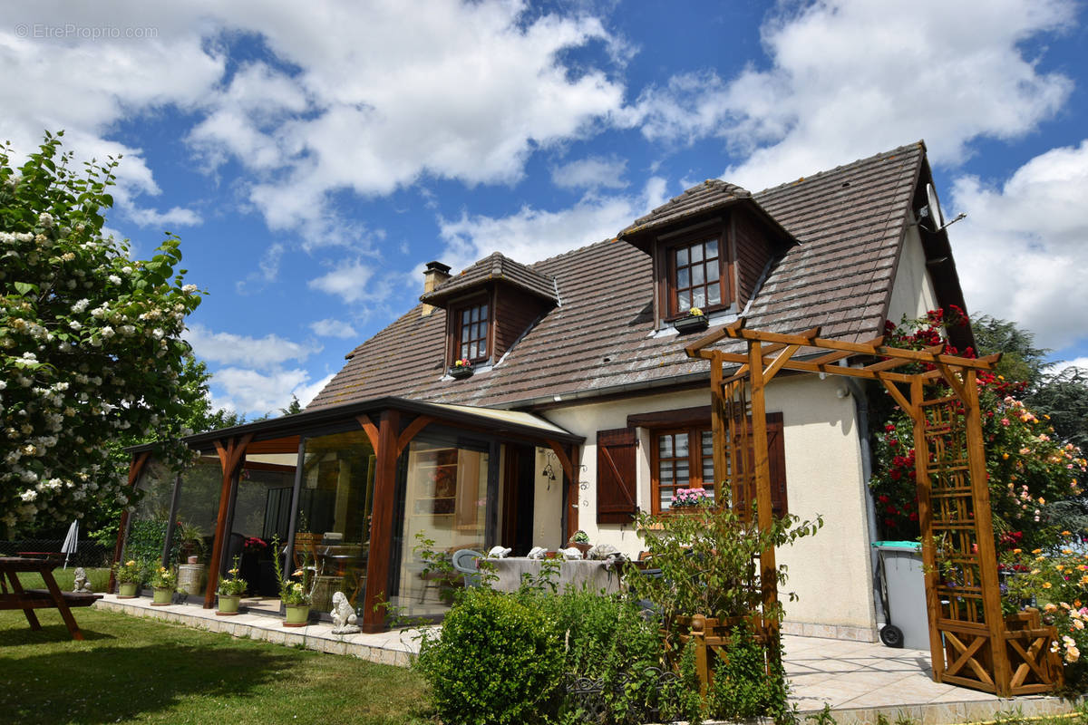 Maison à FERRIERES-HAUT-CLOCHER