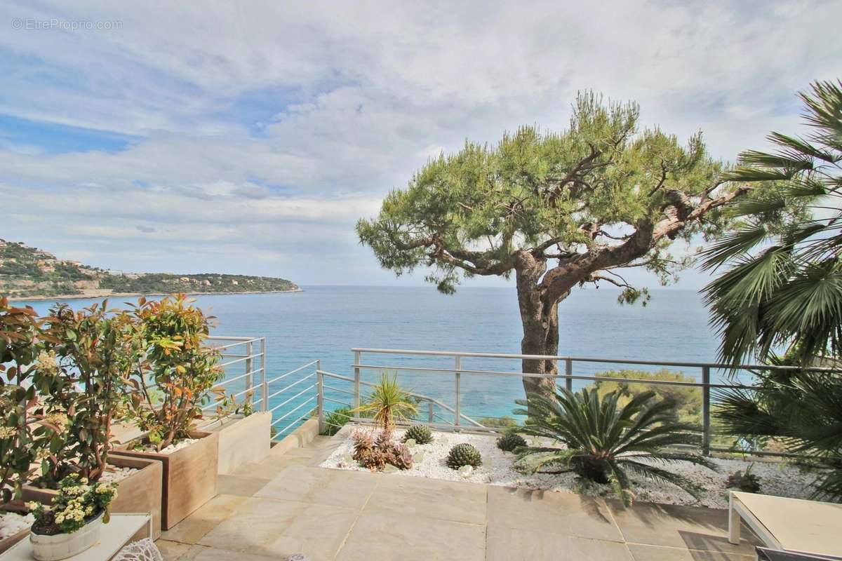 Appartement à ROQUEBRUNE-CAP-MARTIN