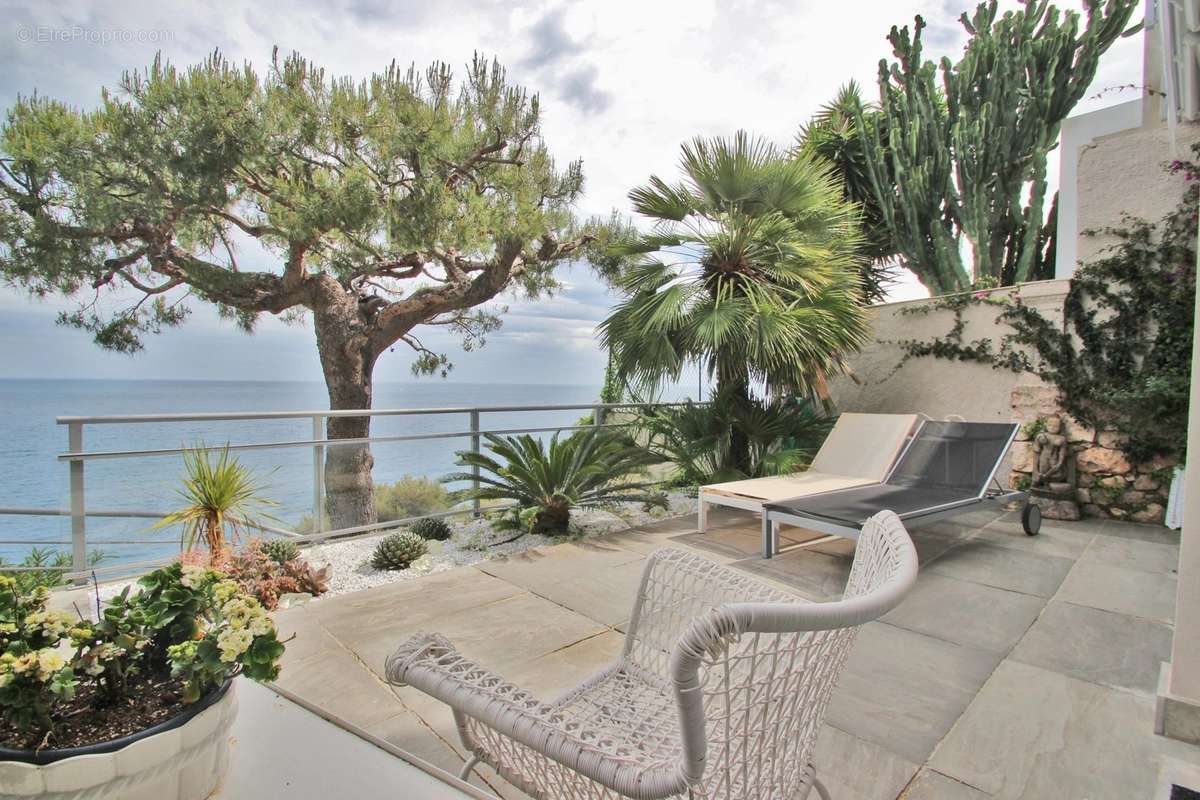 Appartement à ROQUEBRUNE-CAP-MARTIN