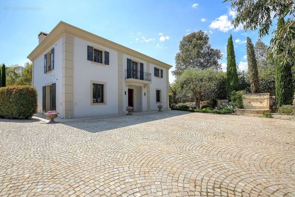 Maison à MOUGINS