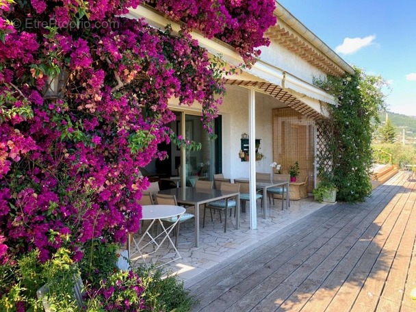 Maison à TOURRETTES-SUR-LOUP