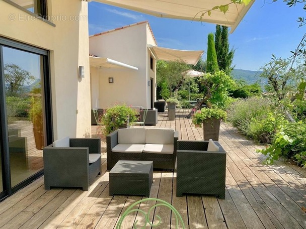 Maison à TOURRETTES-SUR-LOUP