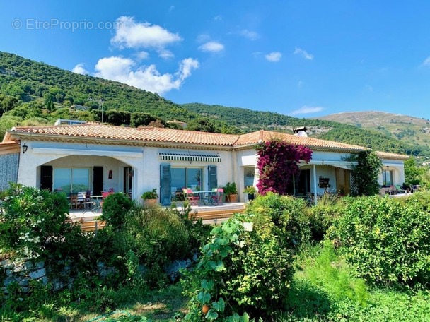 Maison à TOURRETTES-SUR-LOUP