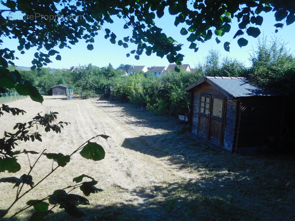 Terrain à SAINT-YRIEIX-LA-PERCHE