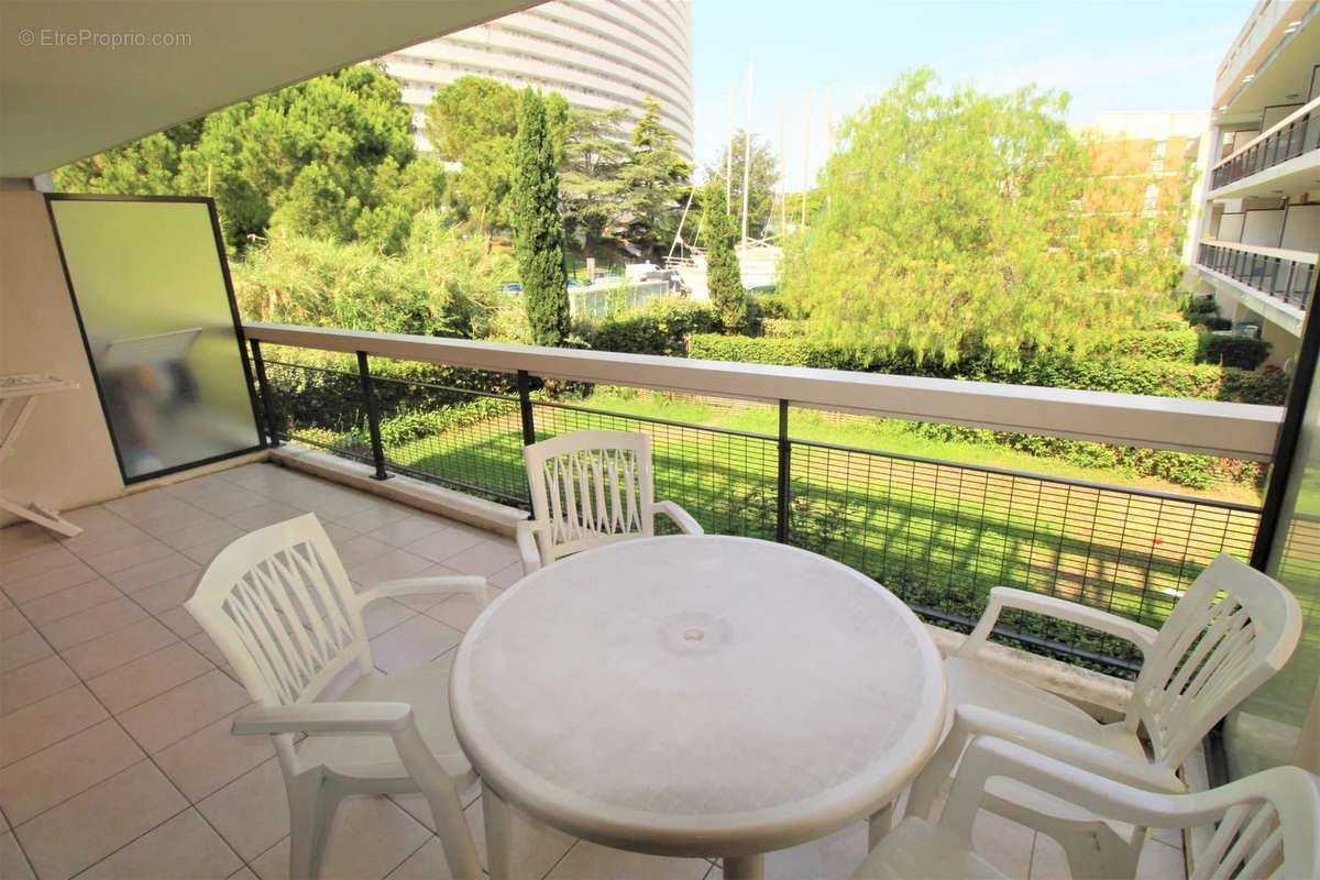 Appartement à VILLENEUVE-LOUBET