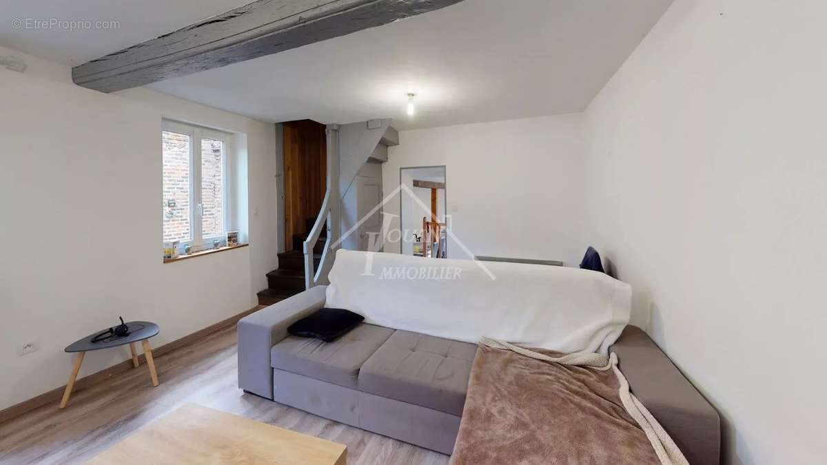 Appartement à CHEVAGNES