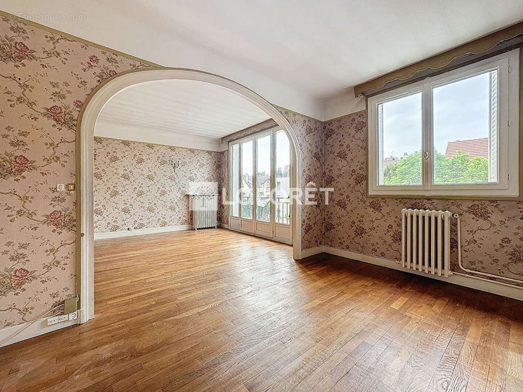 Appartement à BOURG-LA-REINE