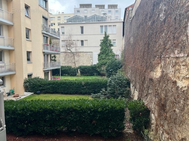 Appartement à PARIS-20E