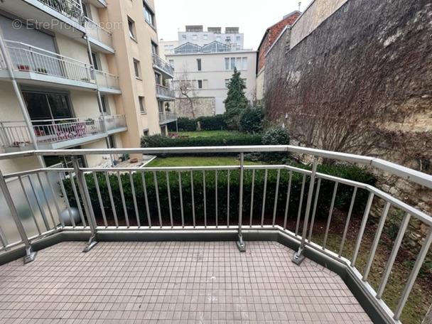 Appartement à PARIS-20E