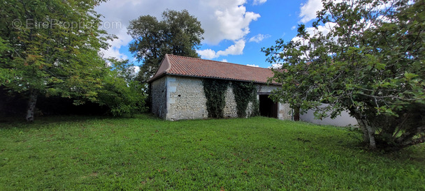 Maison à MONTAGRIER