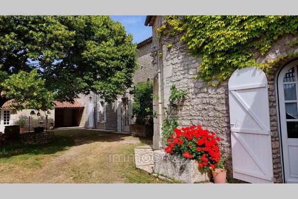 Maison à NIEULLE-SUR-SEUDRE