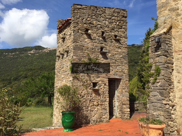 Maison à LAGRASSE