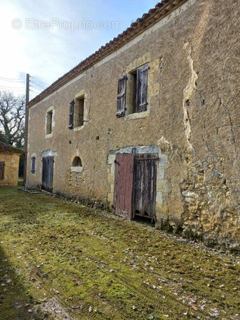 Maison à VIC-FEZENSAC