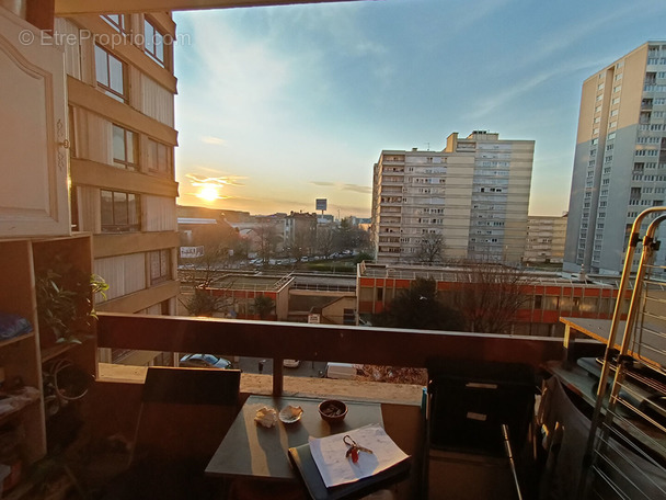 Appartement à AUBERVILLIERS