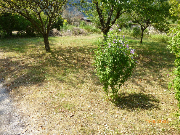 Terrain à CHAPAREILLAN