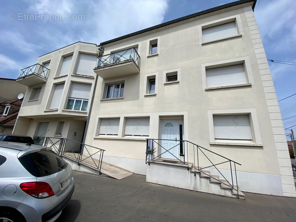 Appartement à PARAY-VIEILLE-POSTE